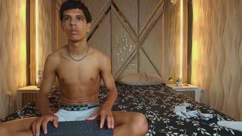 Snapshot of hotcouple_222 chatting on 02-15-26, 07:51 hotcouple_222 online show from 02-15-26, 07:51