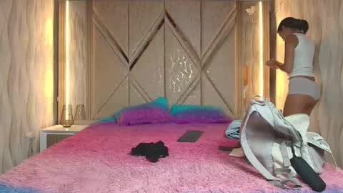 Snapshot of hotcouple_222 chatting on 02-25-26, 07:18 hotcouple_222 online show from 02-25-26, 07:18