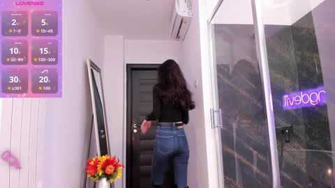 hotfallingdevil online show from 11-10-25, 05:39