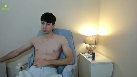 Snapshot of hotflirtyfella chatting on 10-21-25, 05:30 QUENTIN online show from 10-21-25, 05:30