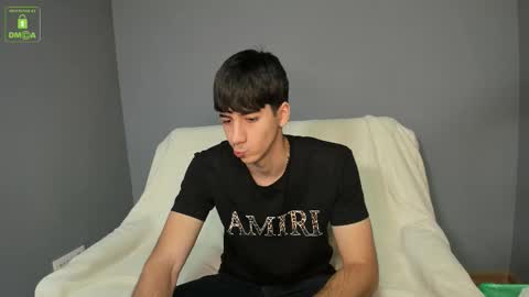 Snapshot of hotflirtyfella chatting on 10-24-25, 05:26 QUENTIN online show from 10-24-25, 05:26