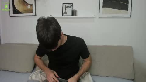 Snapshot of hotflirtyfella chatting on 10-28-25, 06:50 QUENTIN online show from 10-28-25, 06:50