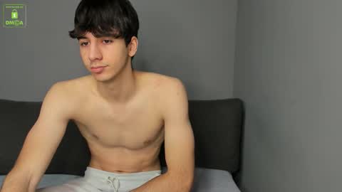 Snapshot of hotflirtyfella chatting on 12-03-25, 06:43 QUENTIN online show from 12-03-25, 06:43