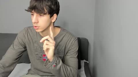 Snapshot of hotflirtyfella chatting on 12-04-25, 06:44 QUENTIN online show from 12-04-25, 06:44