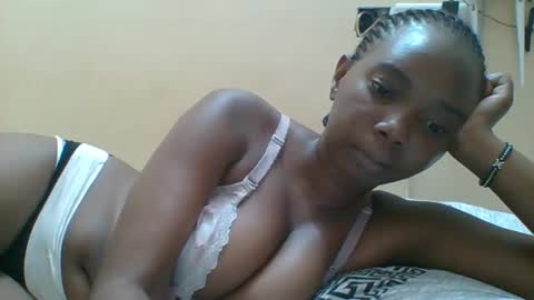 Queen online show from 11-19-25, 06:30