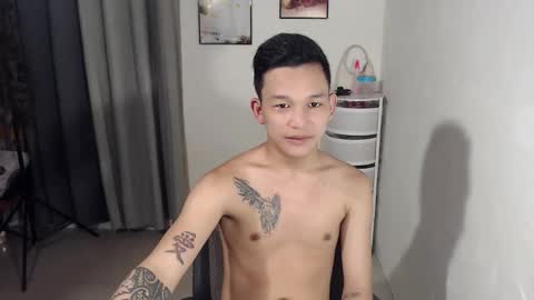 Snapshot of hotguy0503 chatting on 10-16-25, 04:35 hotguy0503 online show from 10-16-25, 04:35