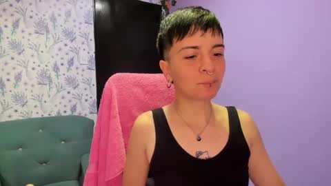 hannah online show from 10-18-25, 02:03