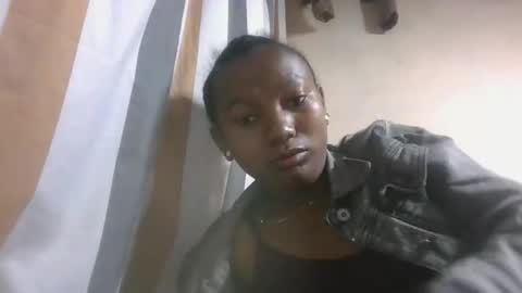 veronique online show from 10-22-25, 04:24