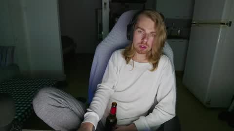 Hikikomori Alex online show from 12-09-24, 03:33