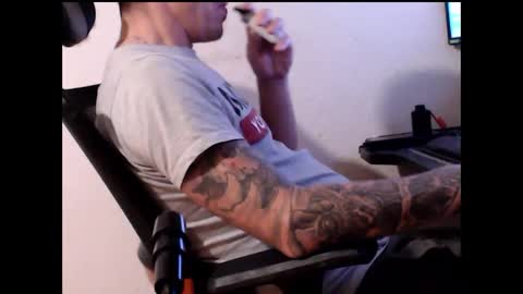 Snapshot of hotkinkytat chatting on 12-31-24, 06:57 hotkinkytat online show from 12-31-24, 06:57