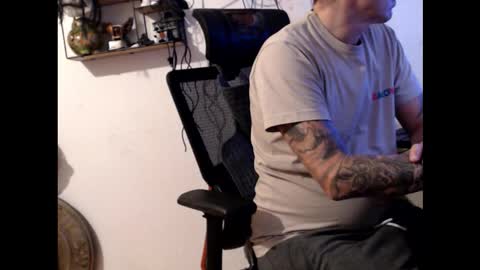 Snapshot of hotkinkytat chatting on 11-19-25, 07:41 hotkinkytat online show from 11-19-25, 07:41