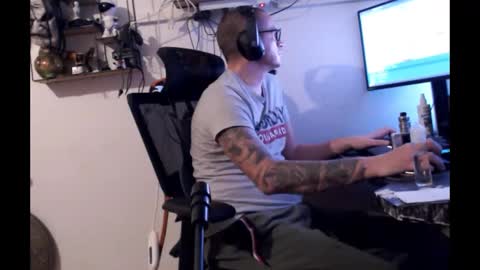 hotkinkytat online show from 12-18-25, 12:33