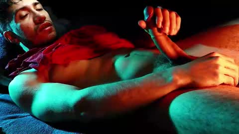 Hotlatinking online show from 01-08-26, 09:22