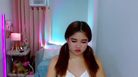 Snapshot of hotlayla_ chatting on 12-07-24, 02:02 Layla online show from 12-07-24, 02:02