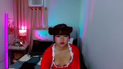 Snapshot of hotlayla_ chatting on 12-14-24, 01:38 Layla online show from 12-14-24, 01:38