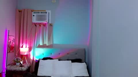 Snapshot of hotlayla_ chatting on 12-15-24, 08:08 Layla online show from 12-15-24, 08:08