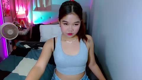 Snapshot of hotlayla_ chatting on 12-17-24, 08:45 Layla online show from 12-17-24, 08:45