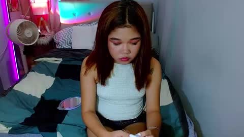 Snapshot of hotlayla_ chatting on 12-22-24, 03:55 Layla online show from 12-22-24, 03:55