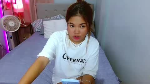 Snapshot of hotlayla_ chatting on 01-06-25, 12:24 Layla online show from 01-06-25, 12:24