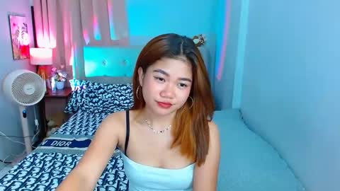 Snapshot of hotlayla_ chatting on 01-20-25, 12:28 Layla online show from 01-20-25, 12:28
