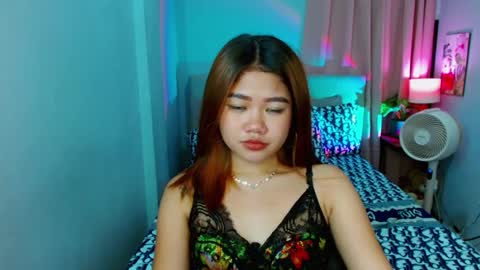 Snapshot of hotlayla_ chatting on 02-10-25, 11:15 Layla online show from 02-10-25, 11:15