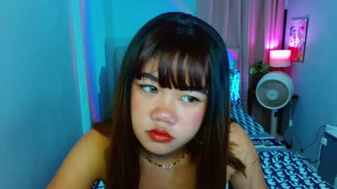 Snapshot of hotlayla_ chatting on 02-15-25, 06:01 Layla online show from 02-15-25, 06:01