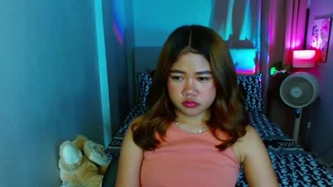 Snapshot of hotlayla_ chatting on 02-20-25, 01:30 Layla online show from 02-20-25, 01:30