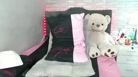 Snapshot of hotmaniacts chatting on 12-16-24, 06:05 HotTrannyCock online show from 12-16-24, 06:05