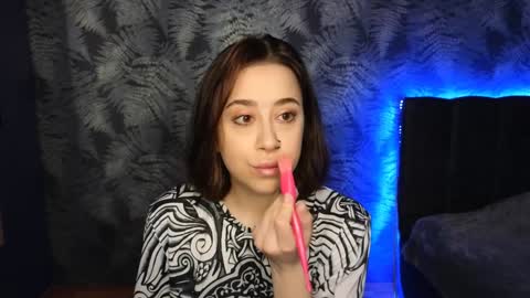 Snapshot of hotmariella chatting on 01-21-25, 06:00 hotmariella online show from 01-21-25, 06:00