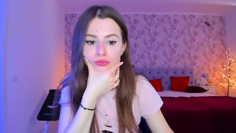 hotmolly_ online show from 04-14-26, 09:48