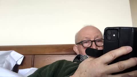 Snapshot of hotmuff99 chatting on 02-26-25, 04:24 hotmuff99 online show from 02-26-25, 04:24