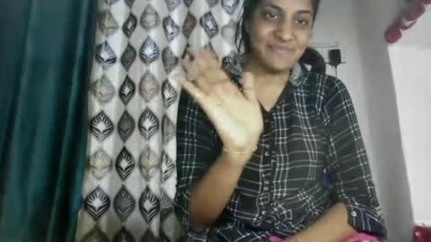 Snapshot of hotnsweetindian chatting on 12-25-24, 10:17 lola online show from 12-25-24, 10:17