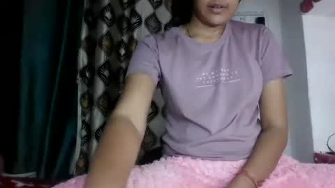 Snapshot of hotnsweetindian chatting on 01-04-25, 12:38 lola online show from 01-04-25, 12:38