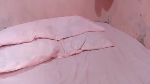 hotpink4u04 online show from 01-28-25, 03:36