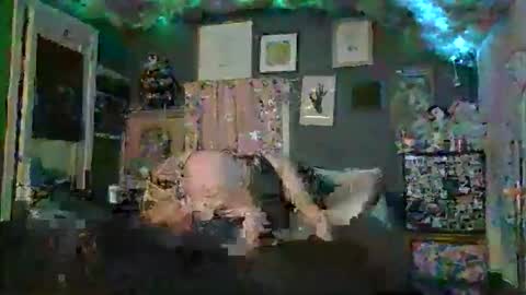 hotpocketzzz8583 online show from 11-19-25, 04:56