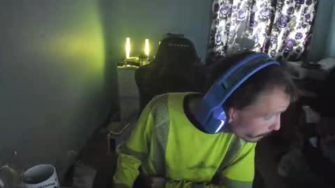 hot online show from 10-13-25, 04:07