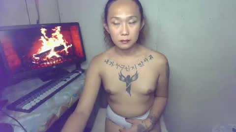 Snapshot of hottestkera69 chatting on 10-27-25, 02:43 kera online show from 10-27-25, 02:43