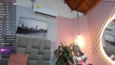 Snapshot of hottie_mine_ chatting on 12-22-24, 08:47 2pm - 9pm GMT-5 online show from 12-22-24, 08:47