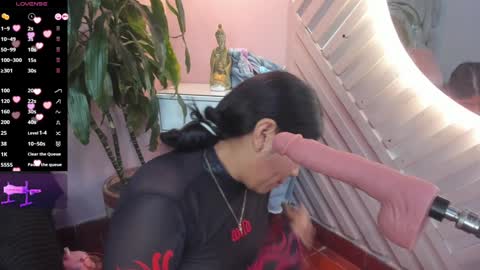 Snapshot of hottie_mine_ chatting on 12-28-24, 06:40 2pm - 9pm GMT-5 online show from 12-28-24, 06:40