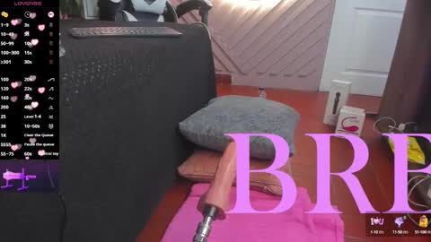 Snapshot of hottie_mine_ chatting on 01-25-25, 12:17 2pm - 9pm GMT-5 online show from 01-25-25, 12:17