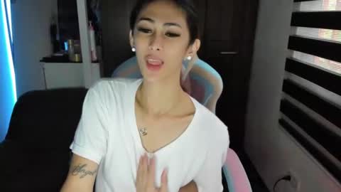 Snapshot of hottietrinity chatting on 01-23-25, 05:35 YOUR ONE AND ONLY TRINITY online show from 01-23-25, 05:35
