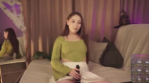 Snapshot of hottpeachh chatting on 10-19-25, 03:56 hottpeachh online show from 10-19-25, 03:56