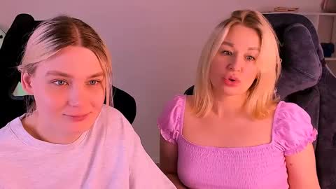 Snapshot of hottyblonds chatting on 12-20-24, 07:22 Nessie and Jessie online show from 12-20-24, 07:22