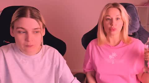 Snapshot of hottyblonds chatting on 01-03-25, 06:57 Nessie and Jessie online show from 01-03-25, 06:57