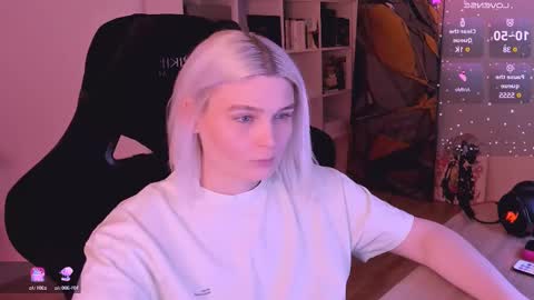 Snapshot of hottyblonds chatting on 02-17-25, 03:20 Nessie and Jessie online show from 02-17-25, 03:20