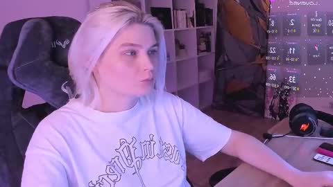 Snapshot of hottyblonds chatting on 02-19-25, 06:54 Nessie and Jessie online show from 02-19-25, 06:54