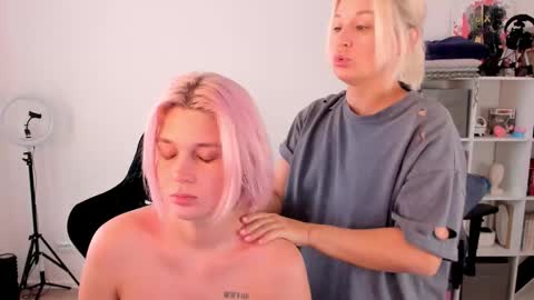 Snapshot of hottyblonds chatting on 10-10-25, 10:03 Nessie and Jessie online show from 10-10-25, 10:03