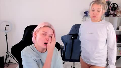 Snapshot of hottyblonds chatting on 10-12-25, 10:58 Nessie and Jessie online show from 10-12-25, 10:58