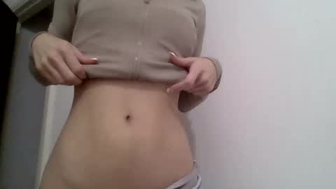 Hotwixx online show from 12-20-24, 08:01