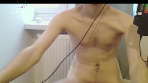 Snapshot of houdenni chatting on 02-06-25, 02:26 twinkie online show from 02-06-25, 02:26